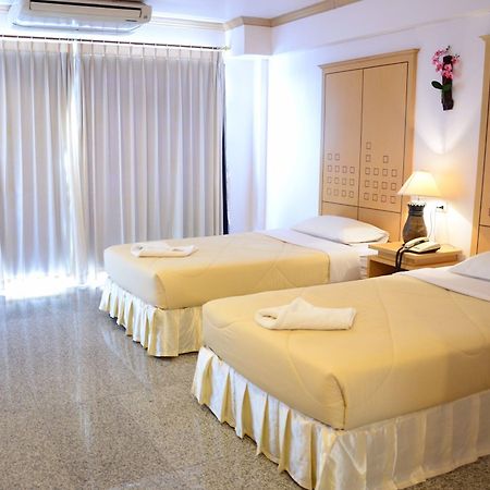 Maneerote Hotel Surin Luaran gambar