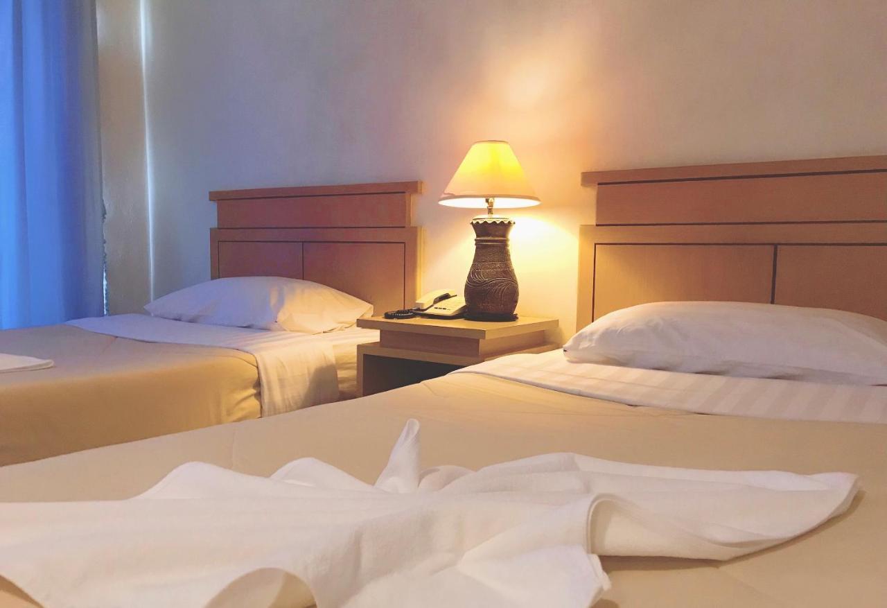 Maneerote Hotel Surin Luaran gambar