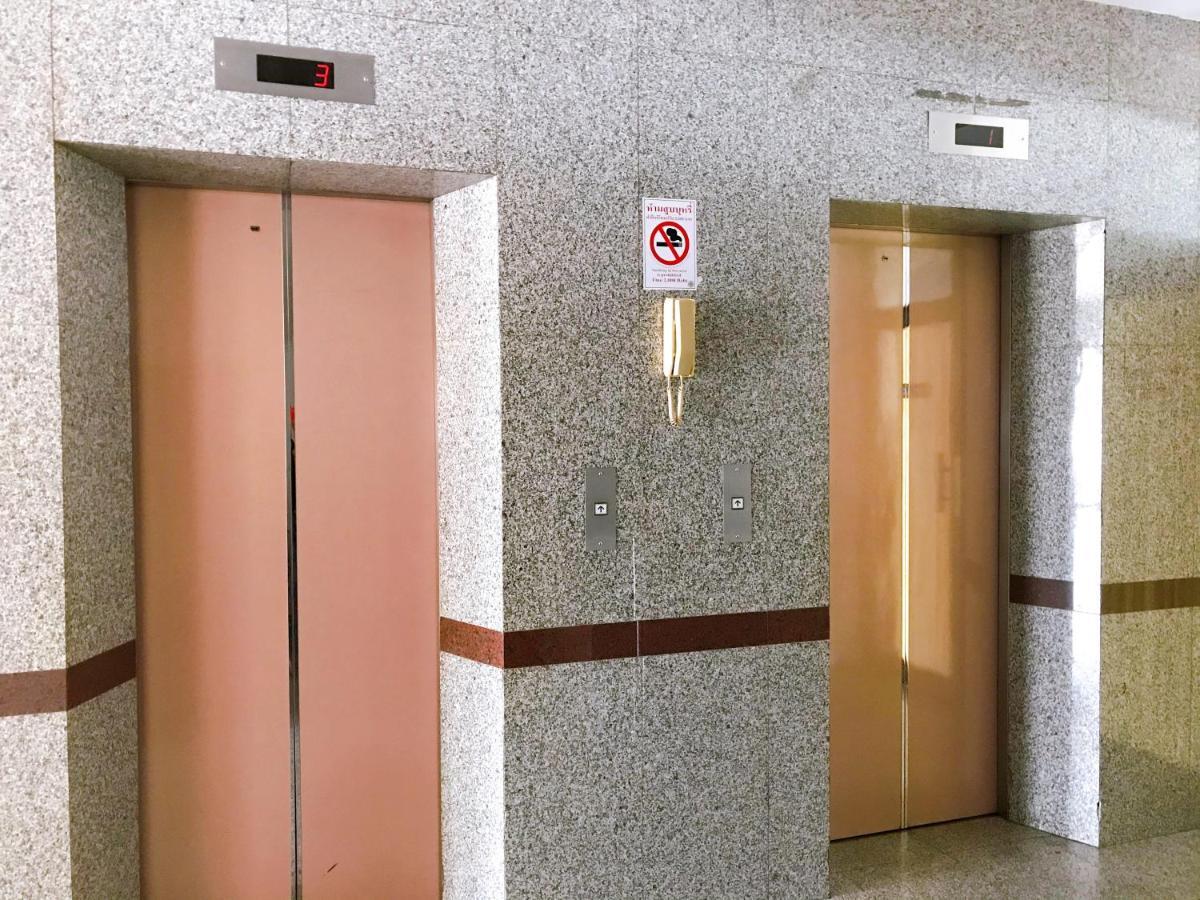 Maneerote Hotel Surin Luaran gambar