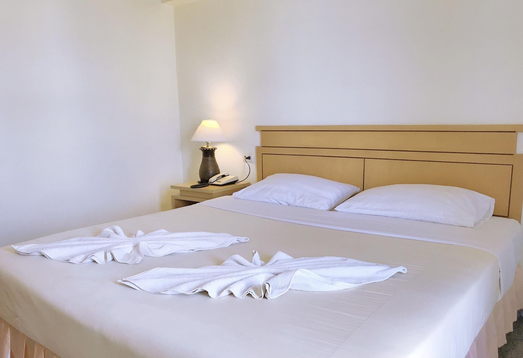 Maneerote Hotel Surin Luaran gambar