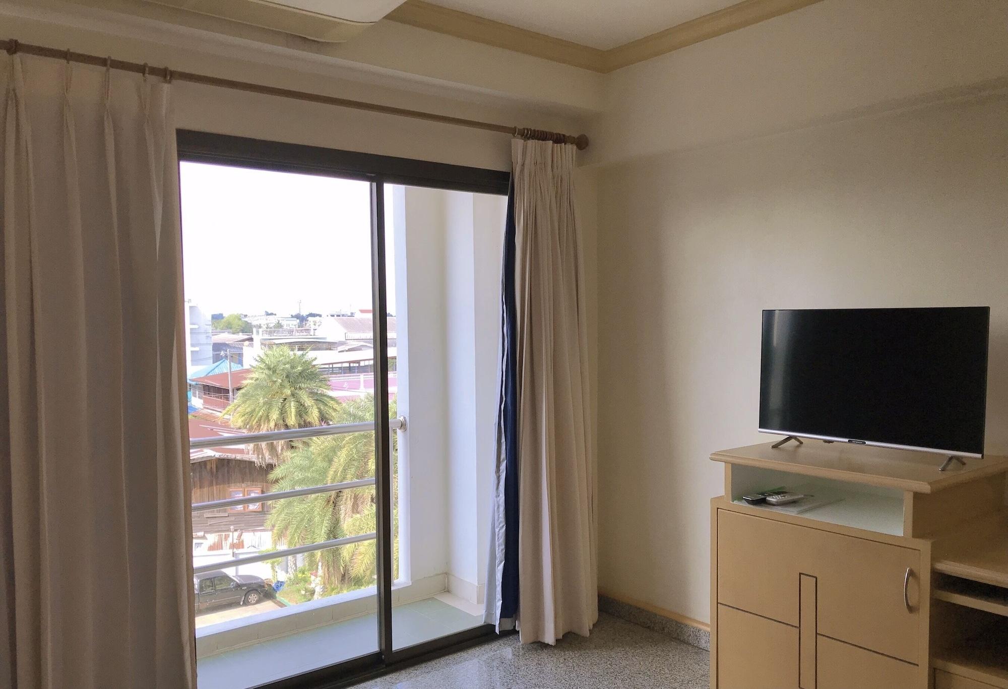 Maneerote Hotel Surin Luaran gambar