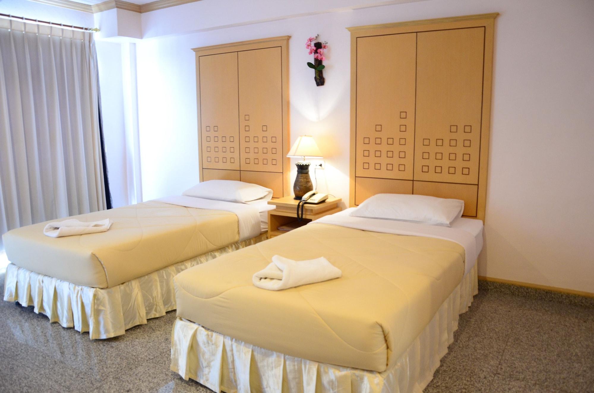 Maneerote Hotel Surin Luaran gambar