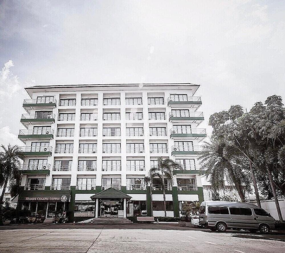 Maneerote Hotel Surin Luaran gambar